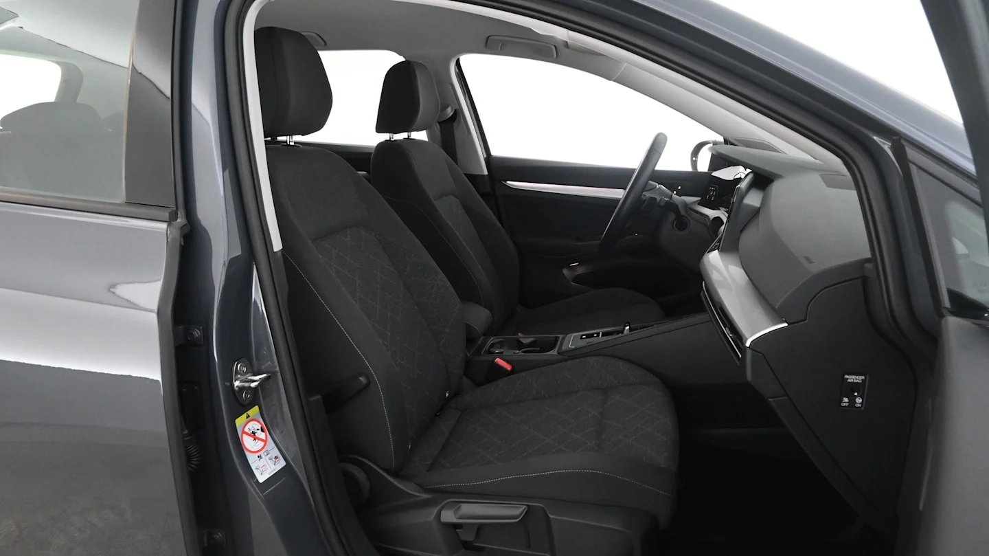 Car Image - 4pxaCgzaOz5MDEwxBAgbwm