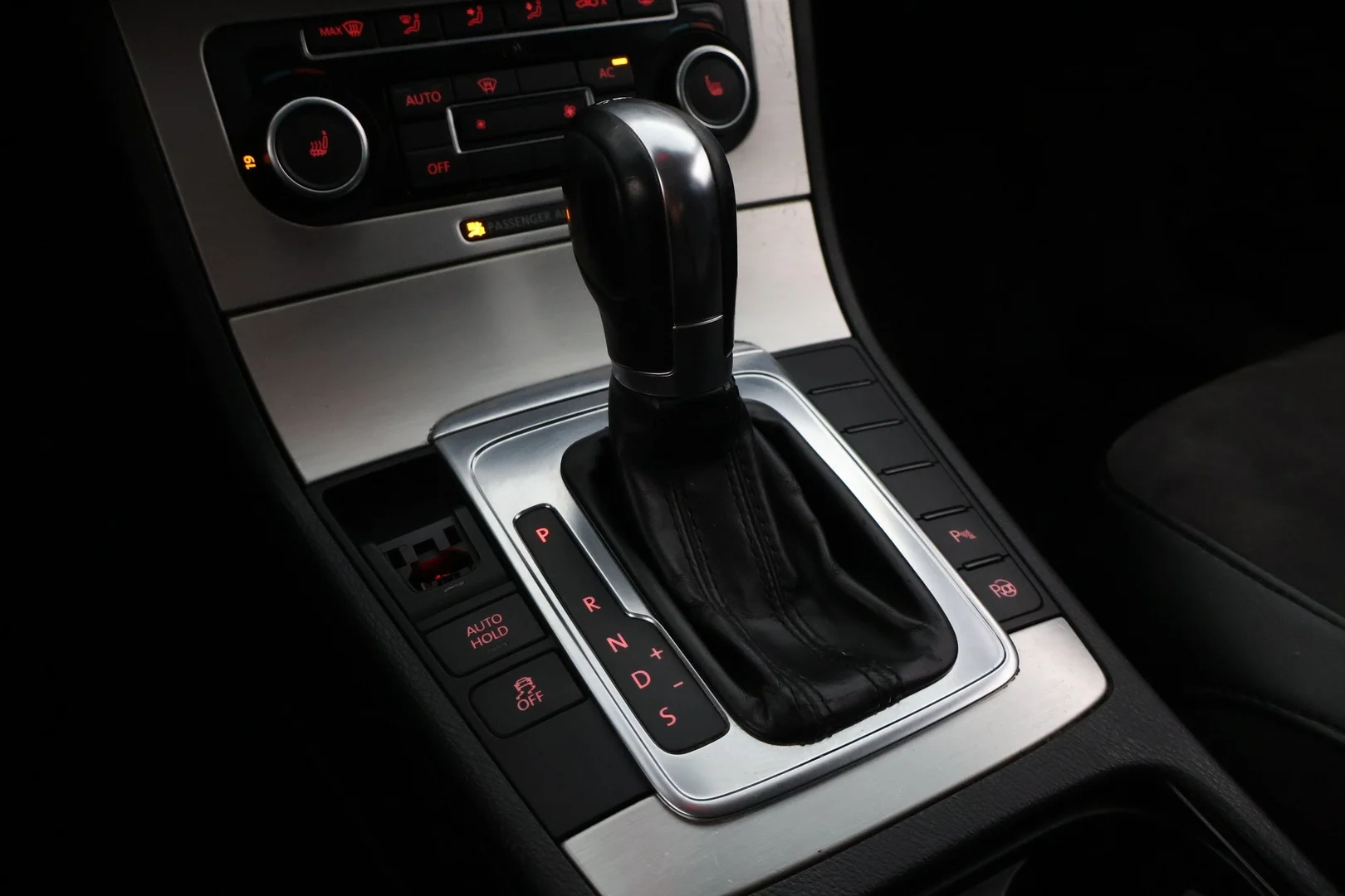 Car Image - 3NnKYC4DM78dYbcJEPJLlU