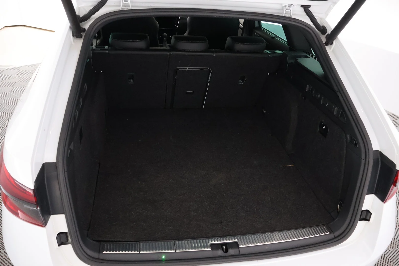 Car Image - 7FnYm6V1rkDS4VkWWBdUX4