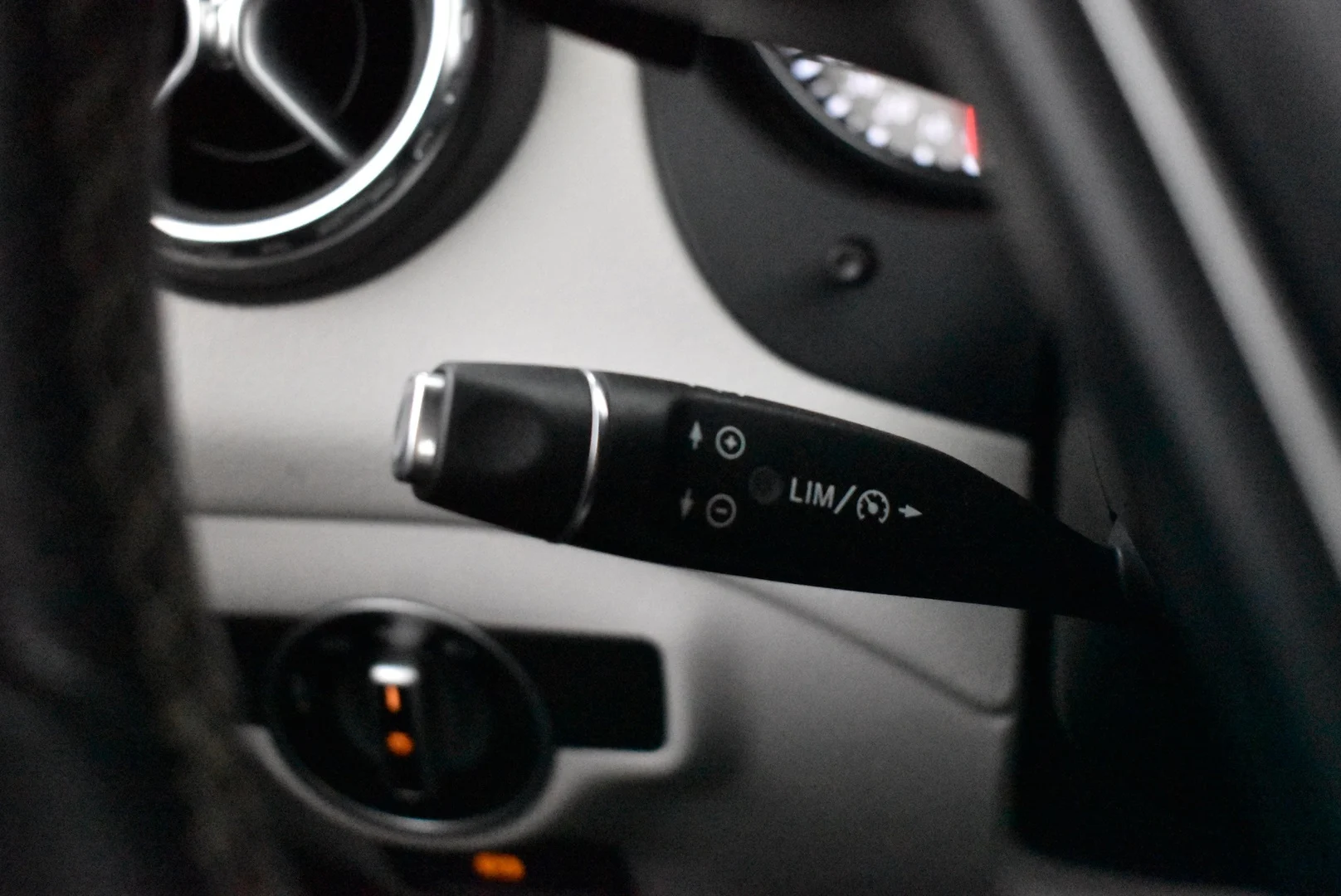 Car Image - 6hUL4Y74Le0ruzJe61GTMF