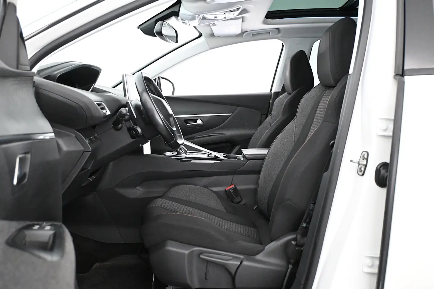 Car Image - kynrHpBG1aD5eKdHkorxg