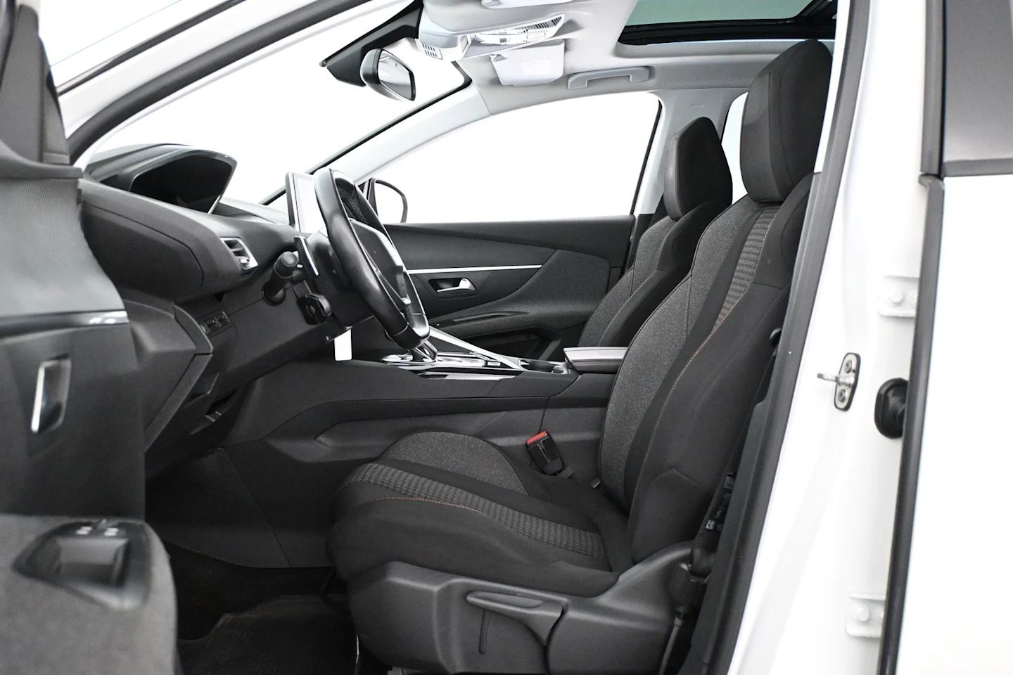 Car Image - kynrHpBG1aD5eKdHkorxg