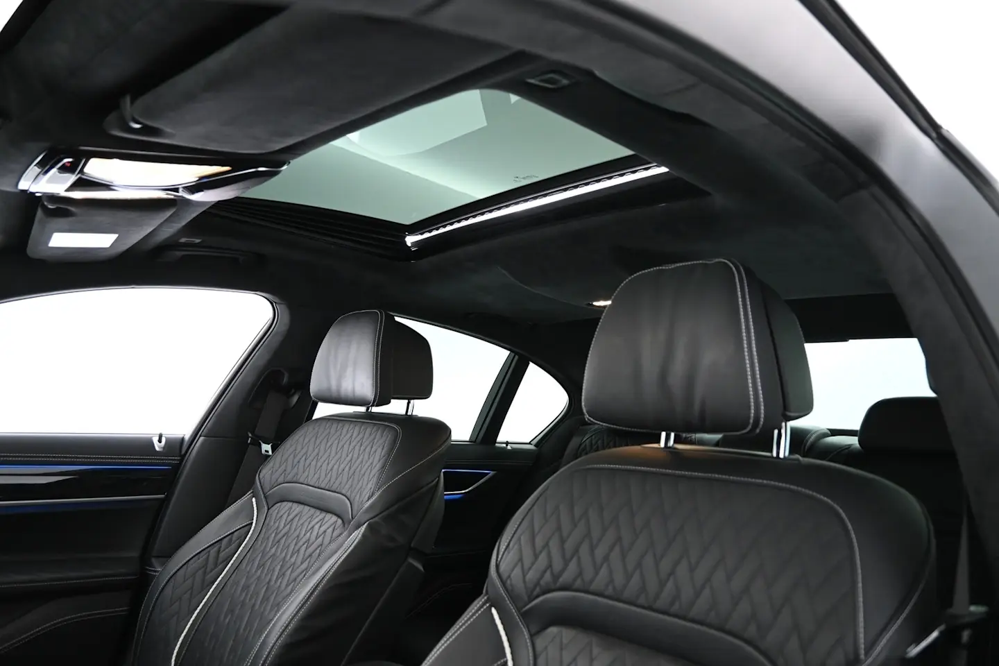 Car Image - 6SmPiGu3f0uVvcStaxfCRD