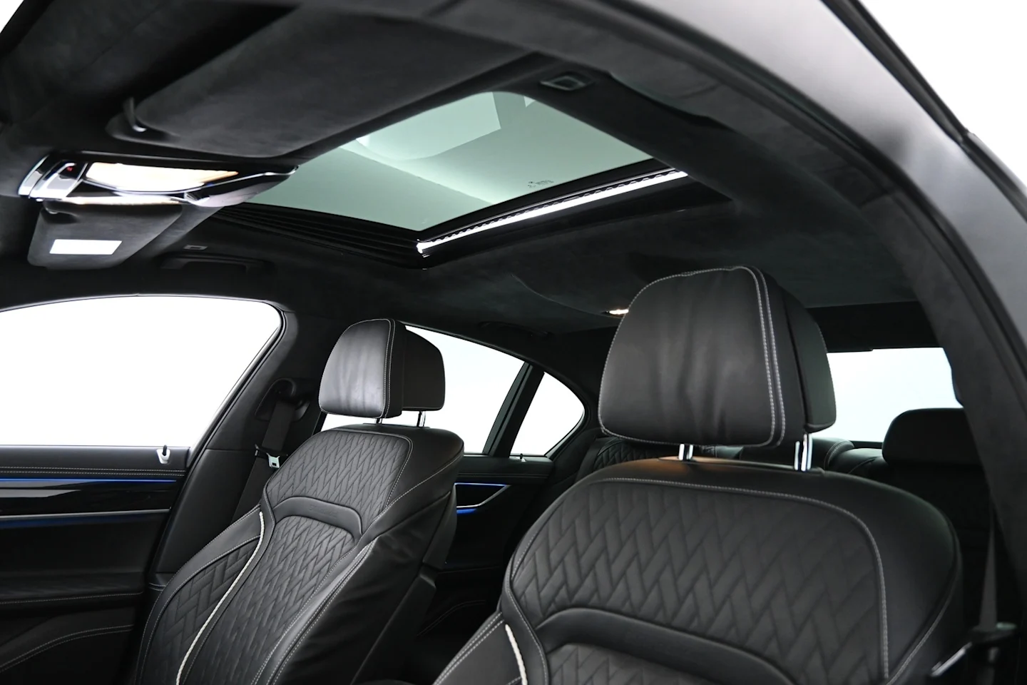 Car Image - 6SmPiGu3f0uVvcStaxfCRD