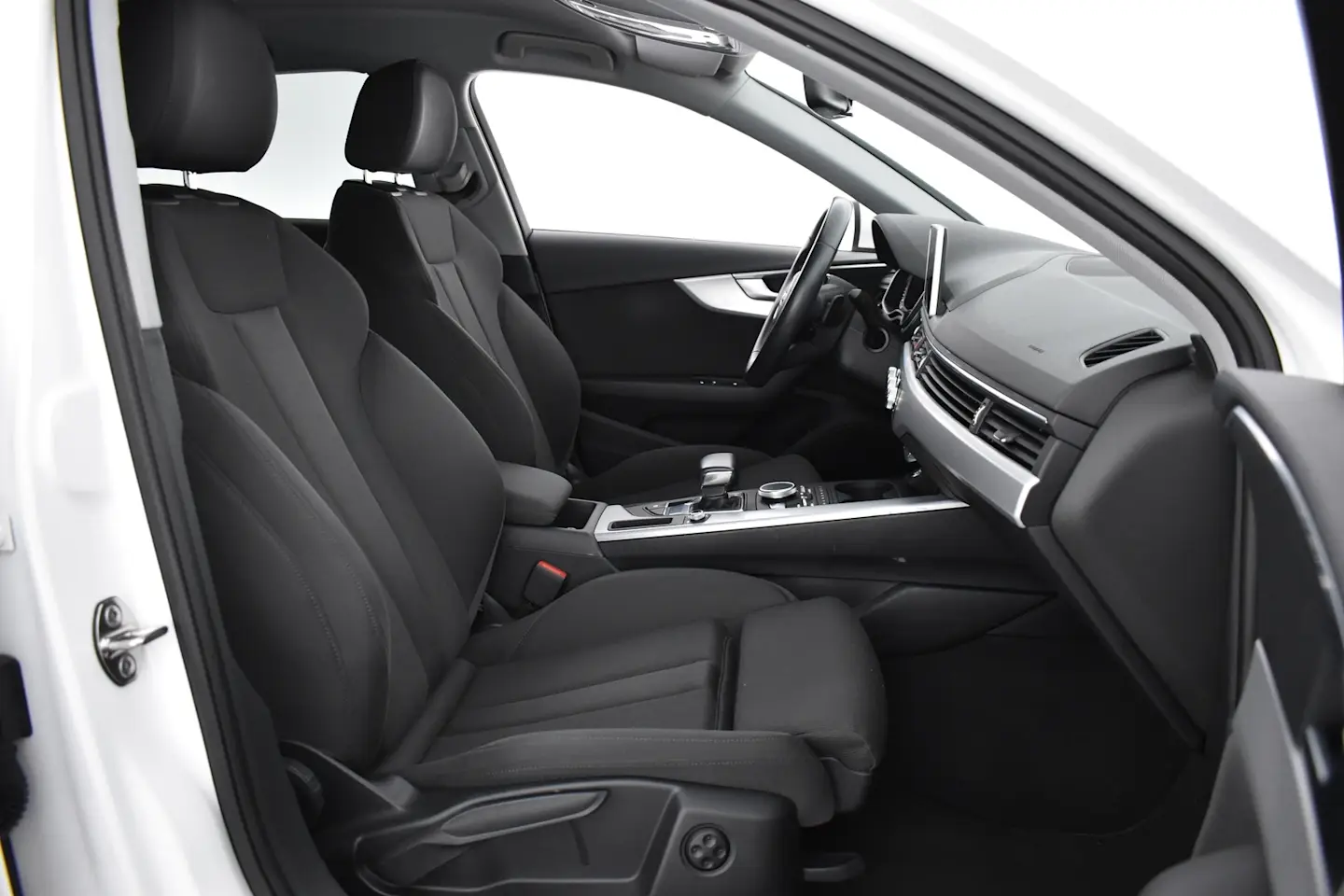 Car Image - 6nGDKICNmitjfvJjchIFsN