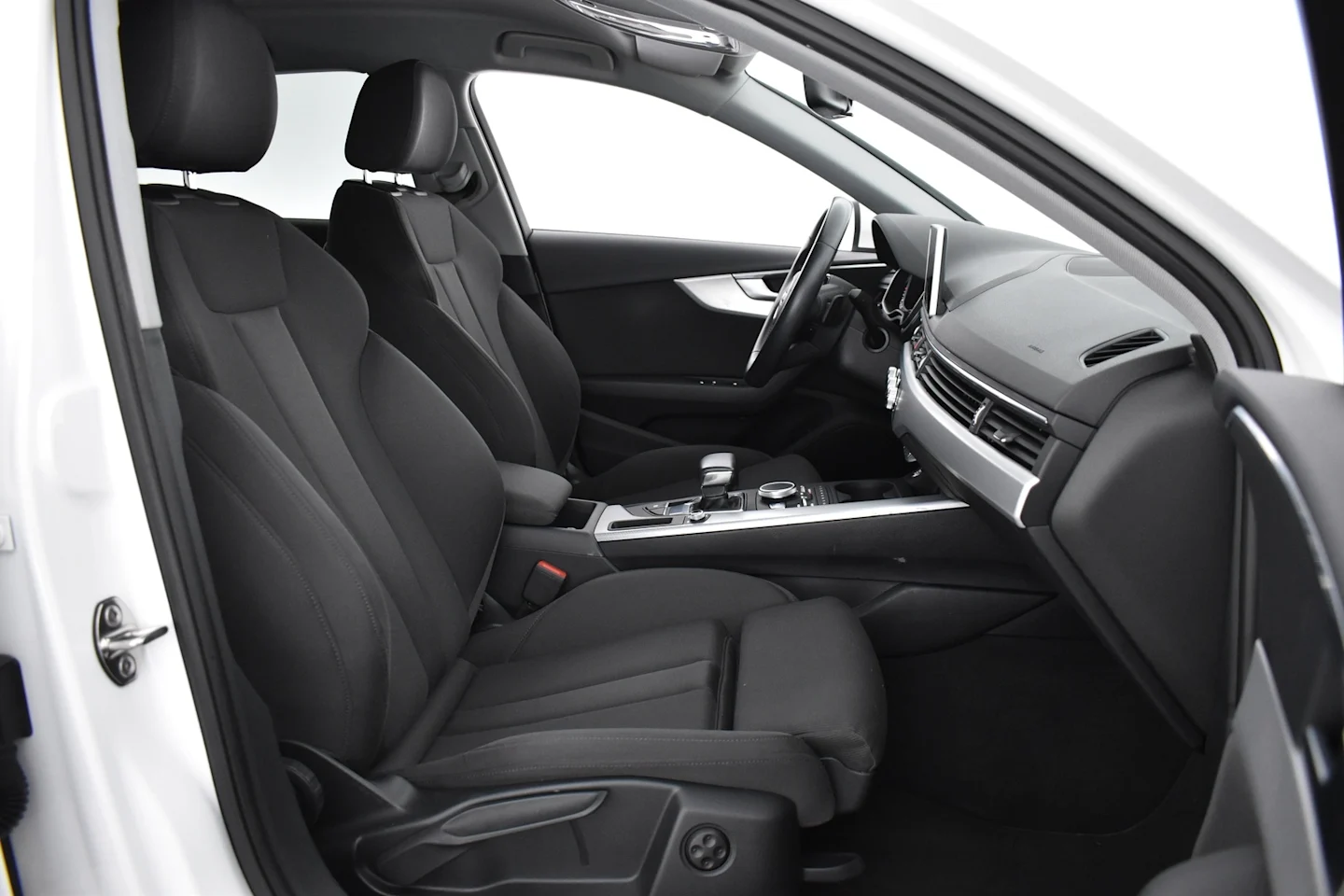 Car Image - 6nGDKICNmitjfvJjchIFsN