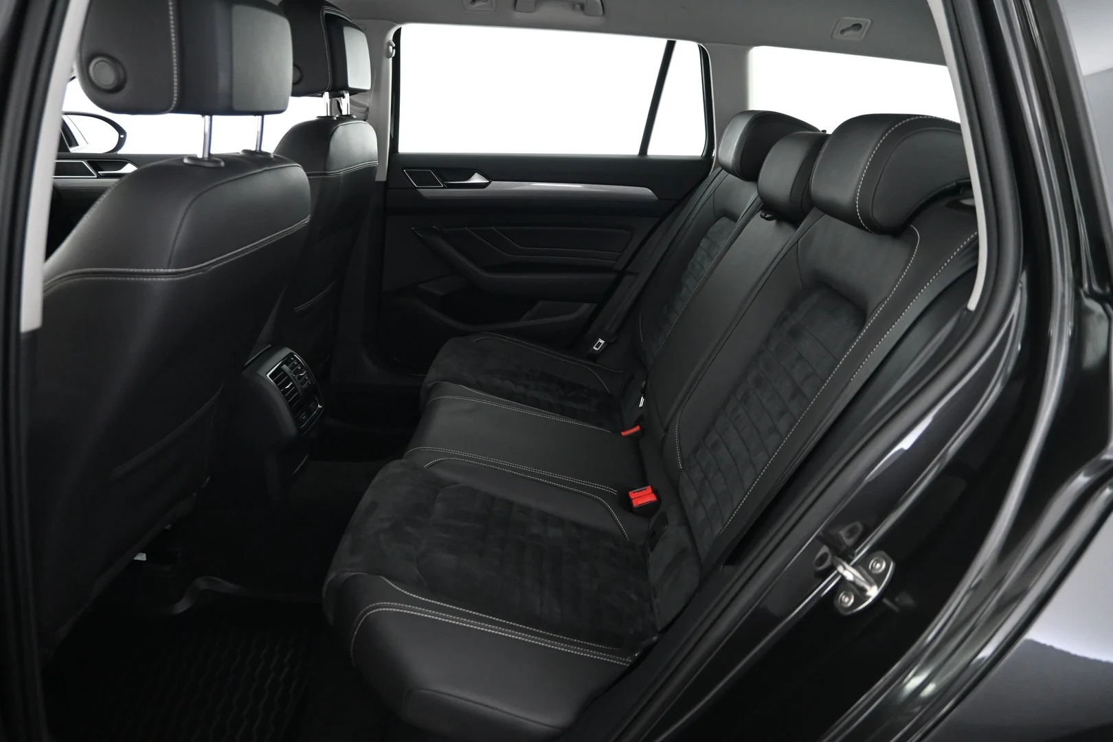 Car Image - 1ZNh13vWHw4ynySeKraMKp
