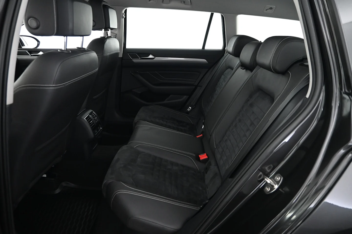 Car Image - 1ZNh13vWHw4ynySeKraMKp