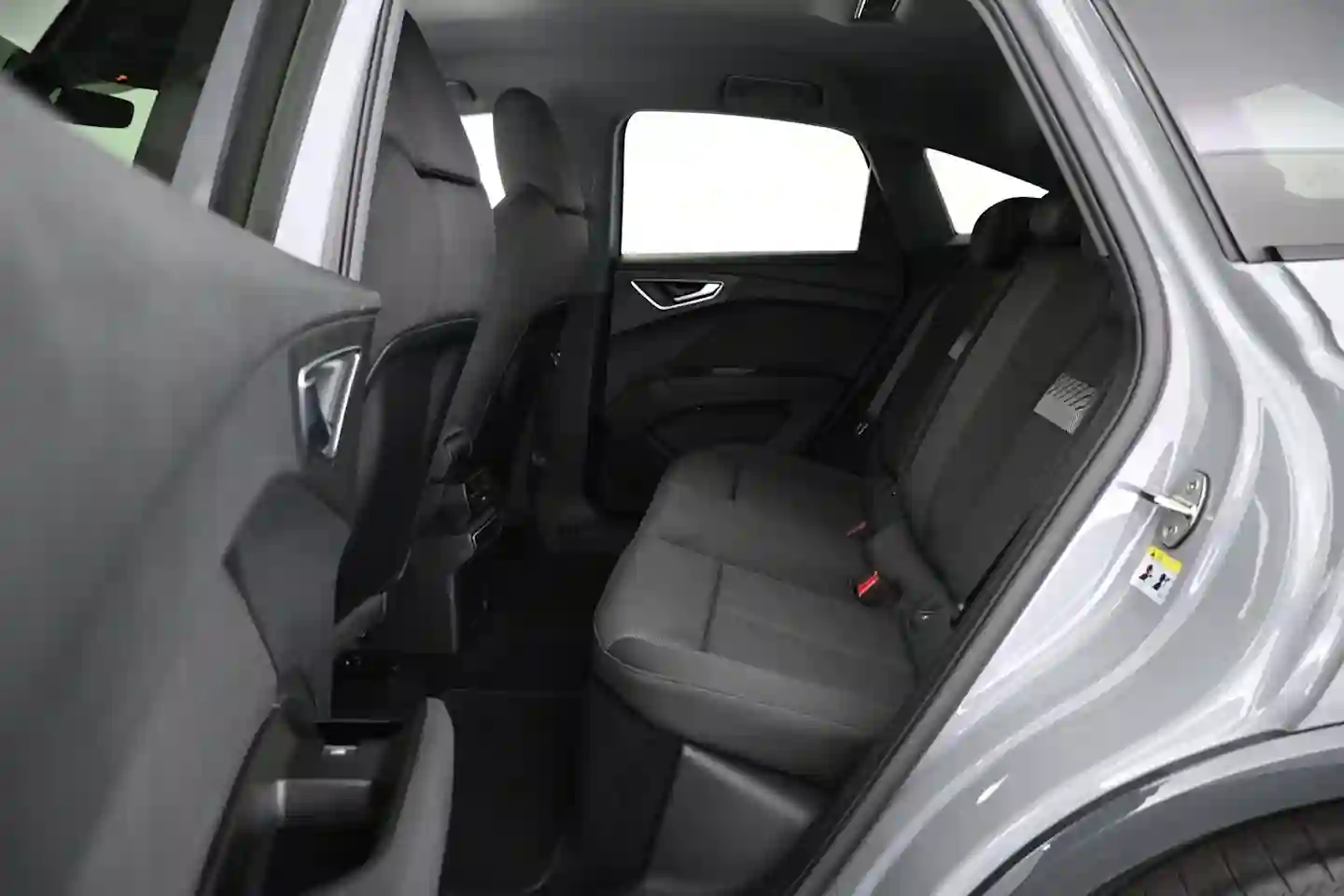 Car Image - 18gJPAwguVAKGDuuC7q7Z2