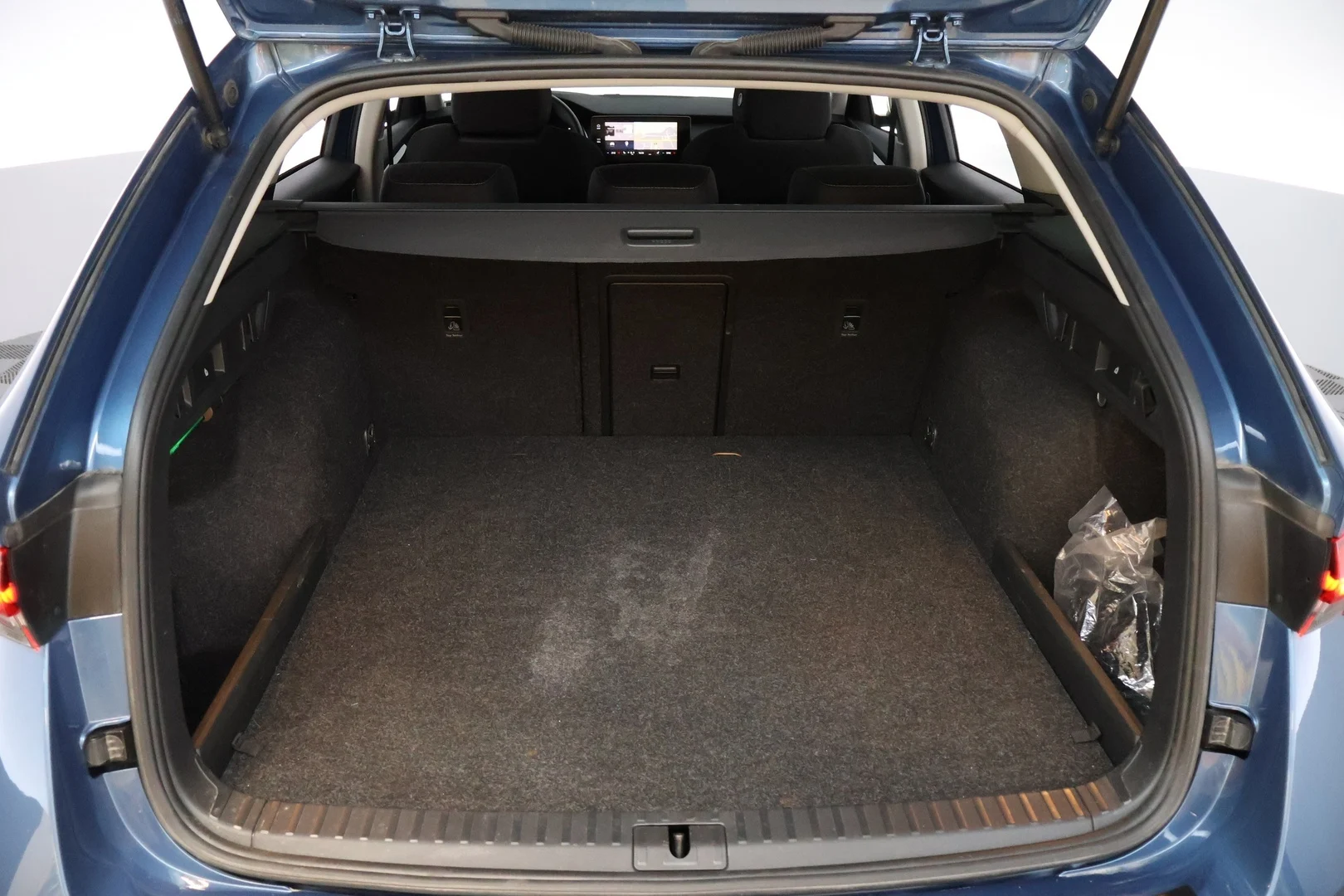 Car Image - 30xM8C4ARiXKRjb9mOaiQf