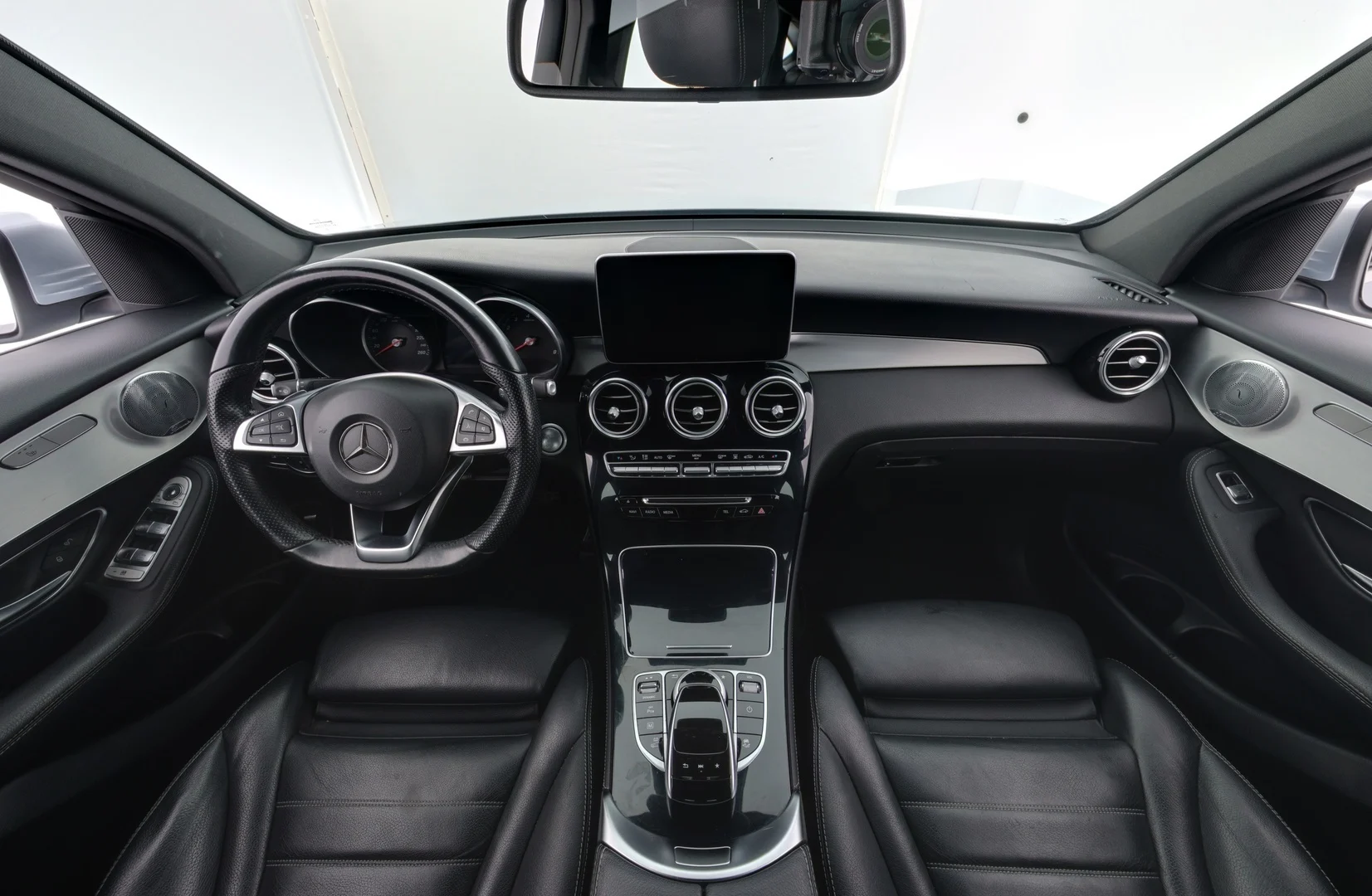 Car Image - 1olMVoCqNQHXVIaGLX0Mjd
