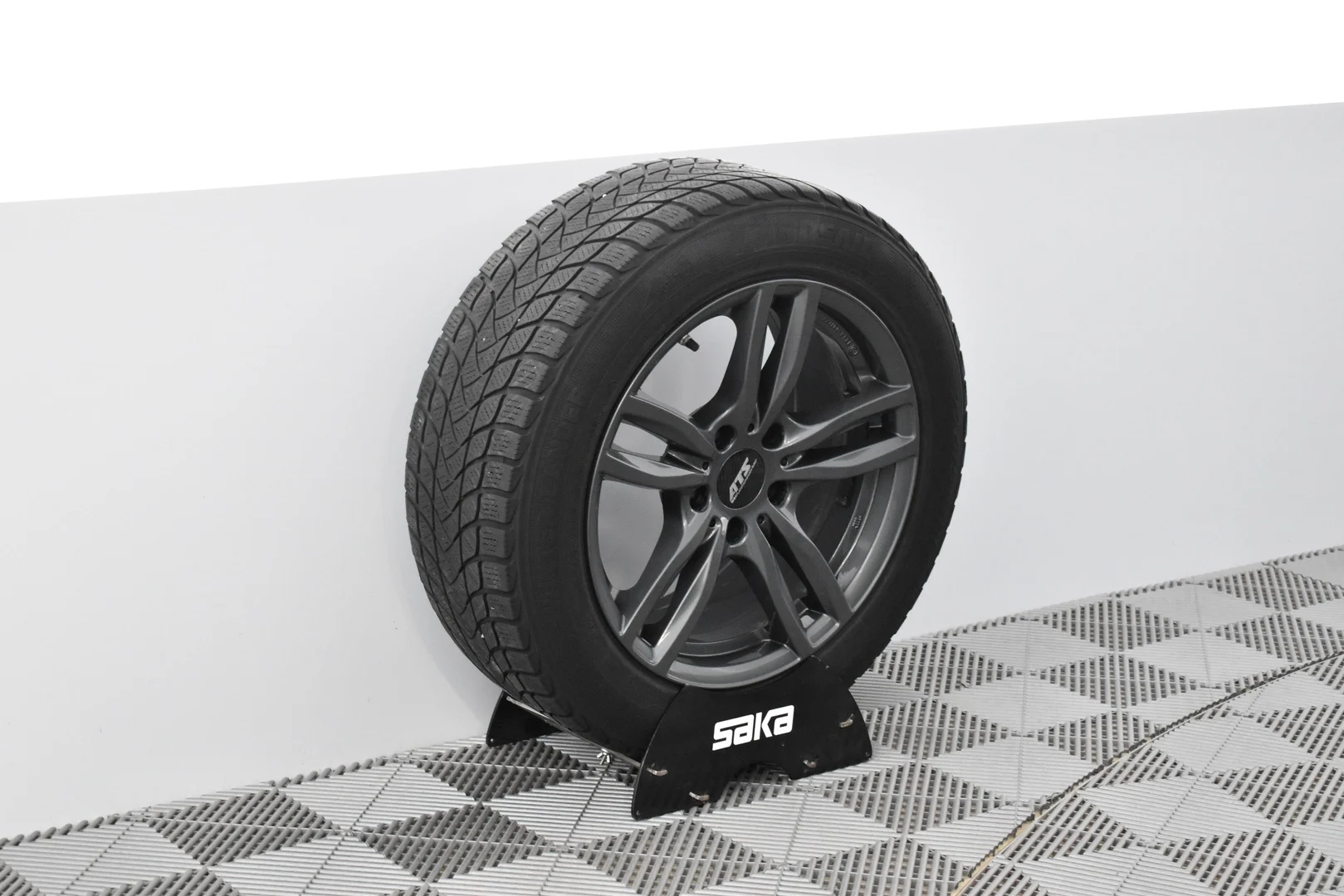 Car Image - 64qHl7rhOh0nhrD94tAXU5