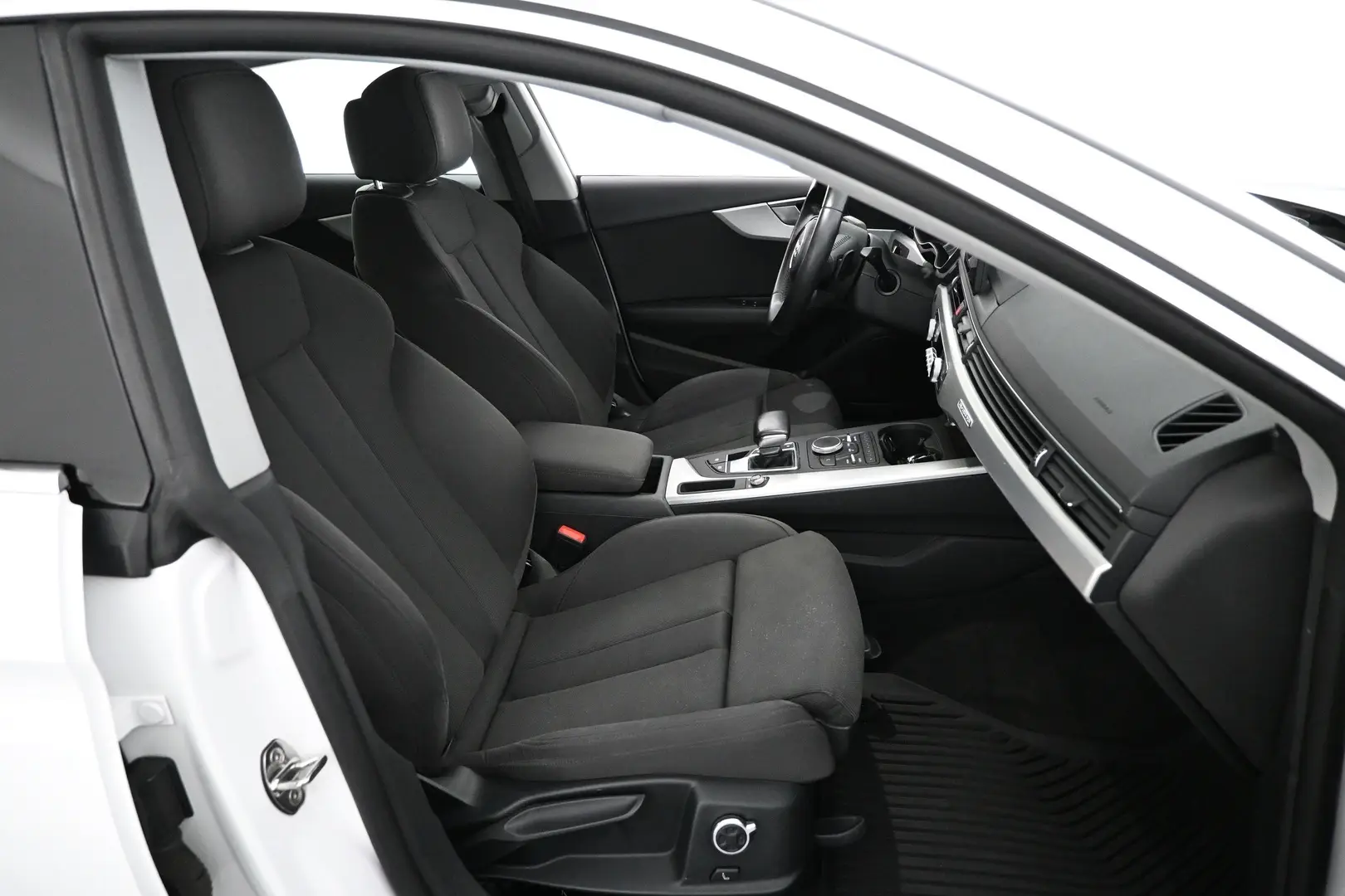 Car Image - 63aQjL39zCc7r7GE8A6l1b