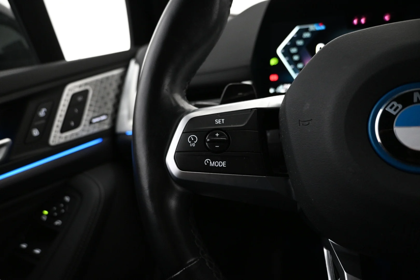 Car Image - 2rAjSPBlSeFVgD9jwjqO14