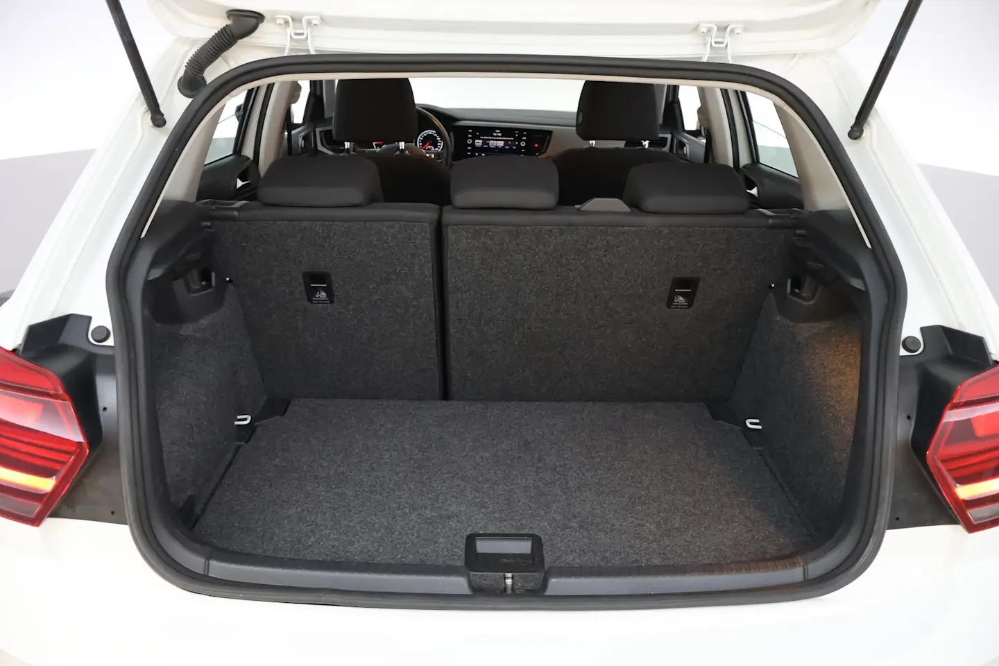 Car Image - 1EUiS1oSLci3zm5mCuSetX