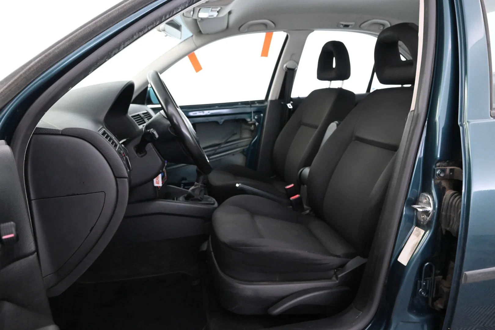 Car Image - 3qFuY4gTAF1MbMgYJb2FCl
