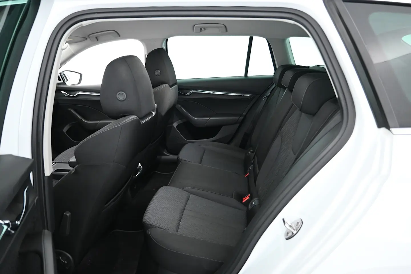 Car Image - 5b2CJeKYIk4LmXH8Wr7WYG