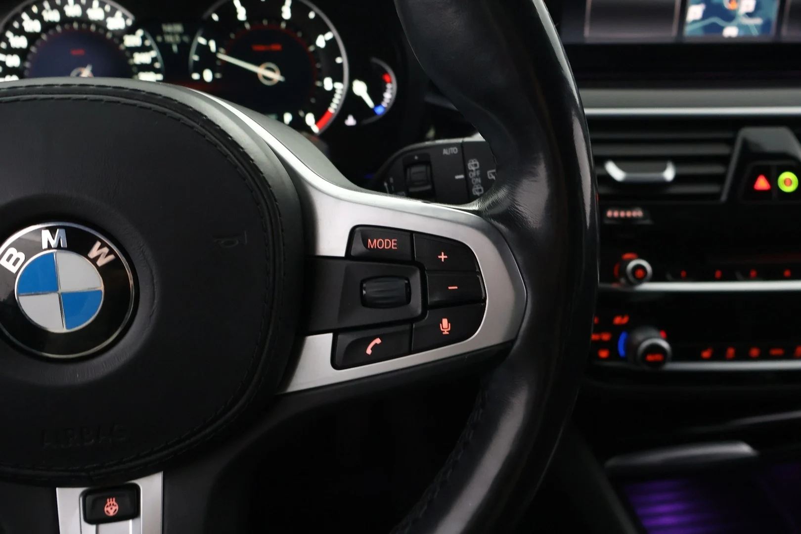 Car Image - 1mA9BMBqMxsvhjS8w4uyXg