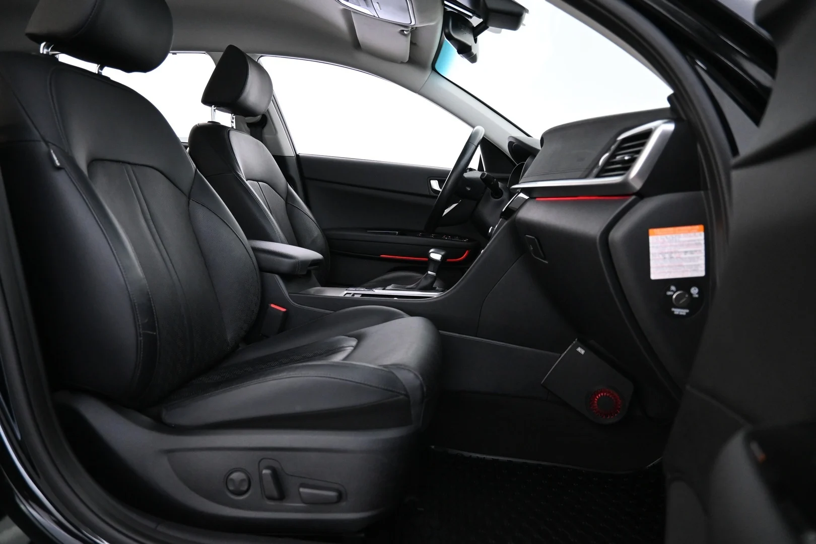 Car Image - 3l7inFYnBxWr6Zrb68f9nf