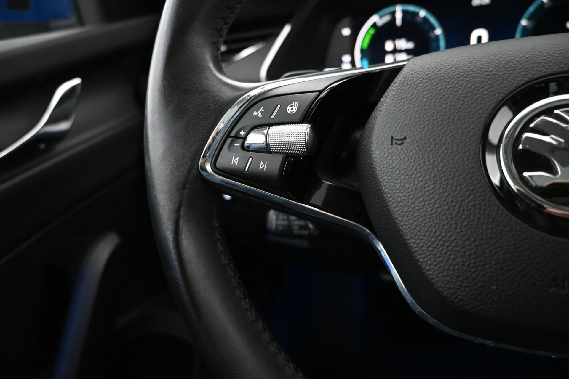 Car Image - 6clsR656LtBQvBN6nY3UTJ