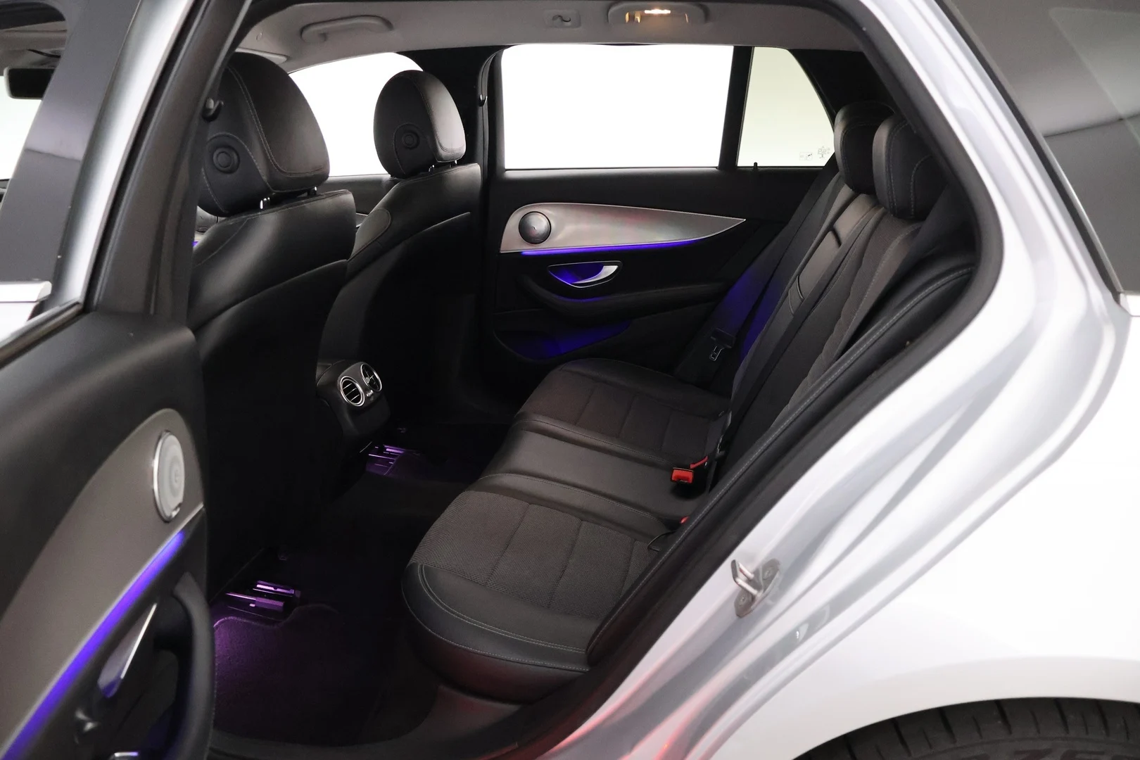 Car Image - qhprAybFkfrH5PCTkSUxL