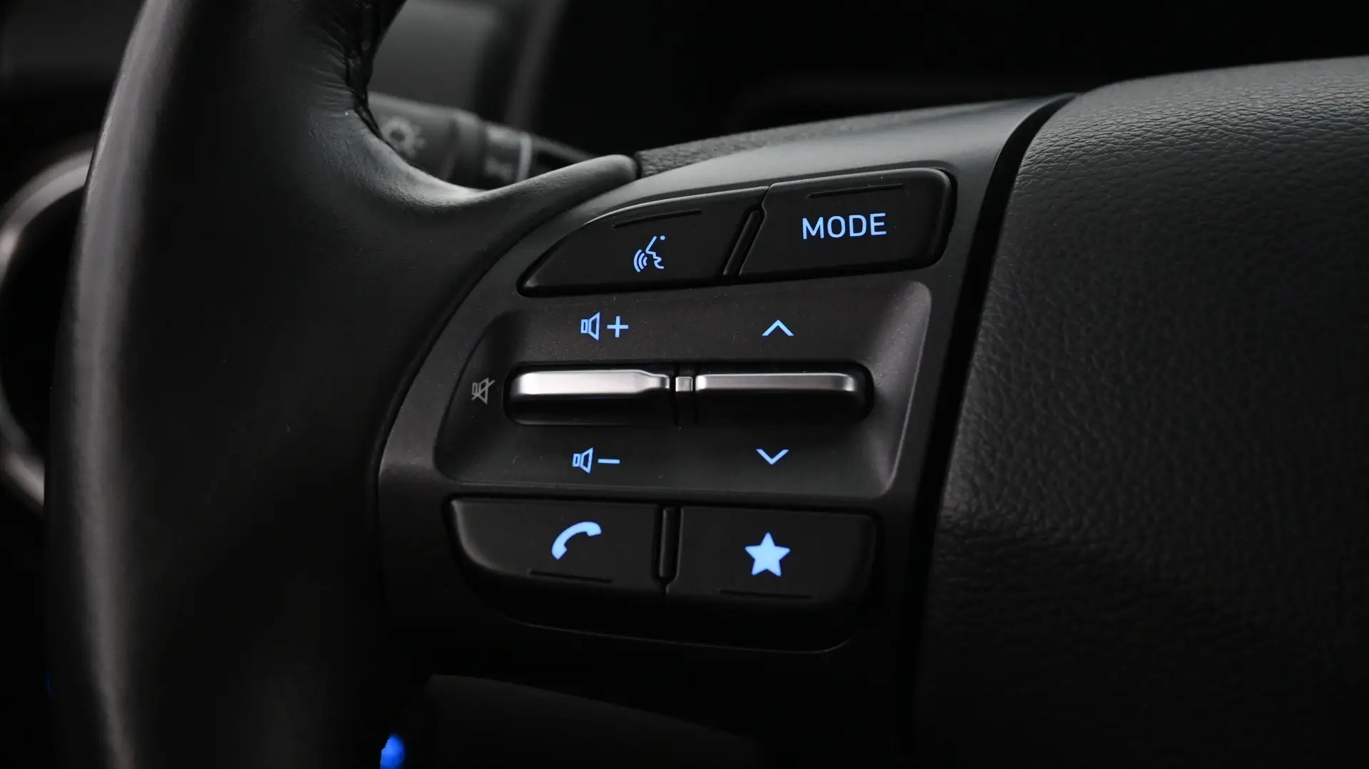 Car Image - qsObHsbiYq0LkboLSpwxM