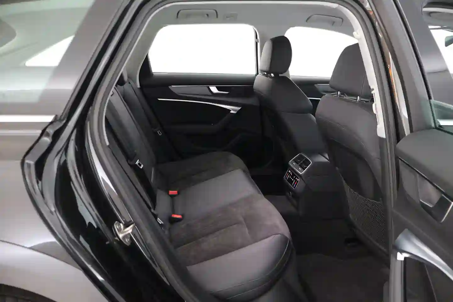 Car Image - 4uBn41JUZuhwcipXenCCeL