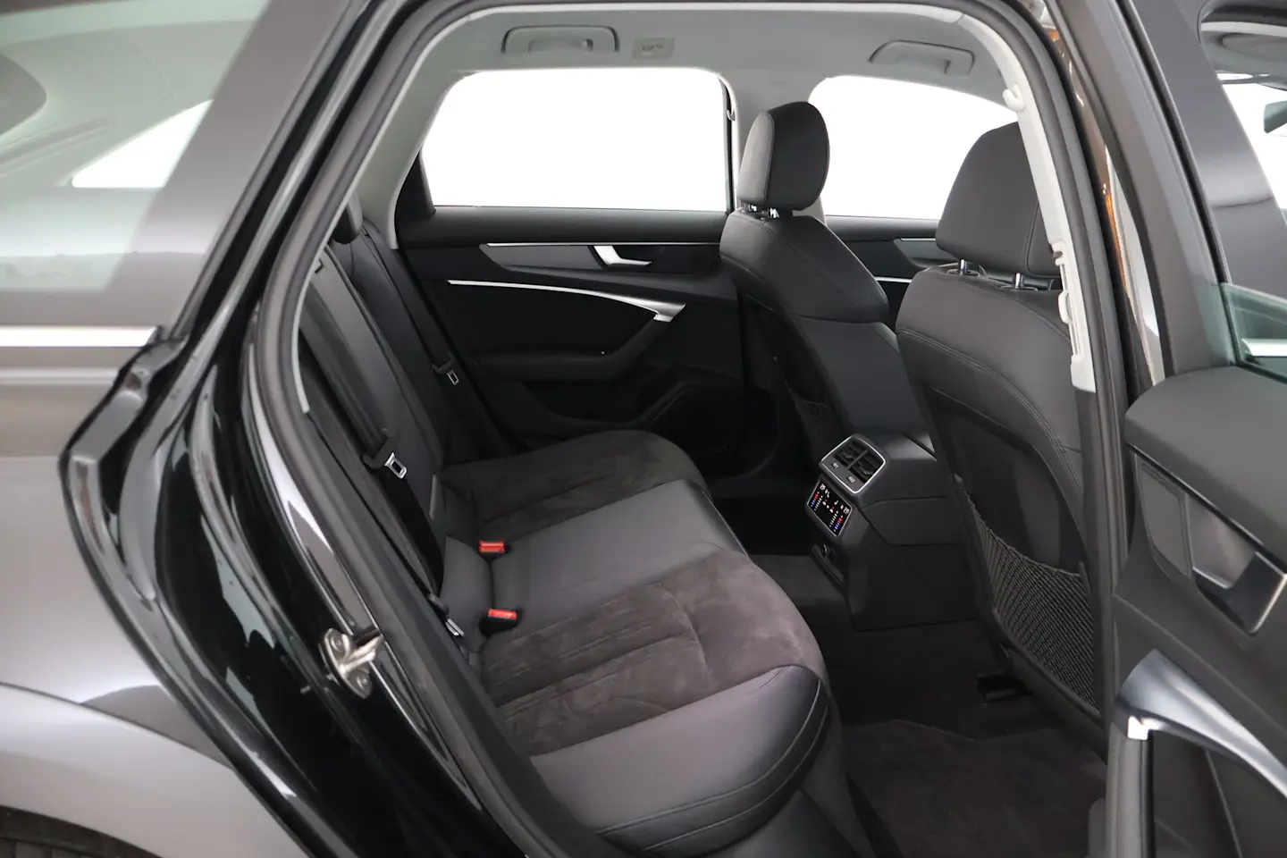 Car Image - 4uBn41JUZuhwcipXenCCeL