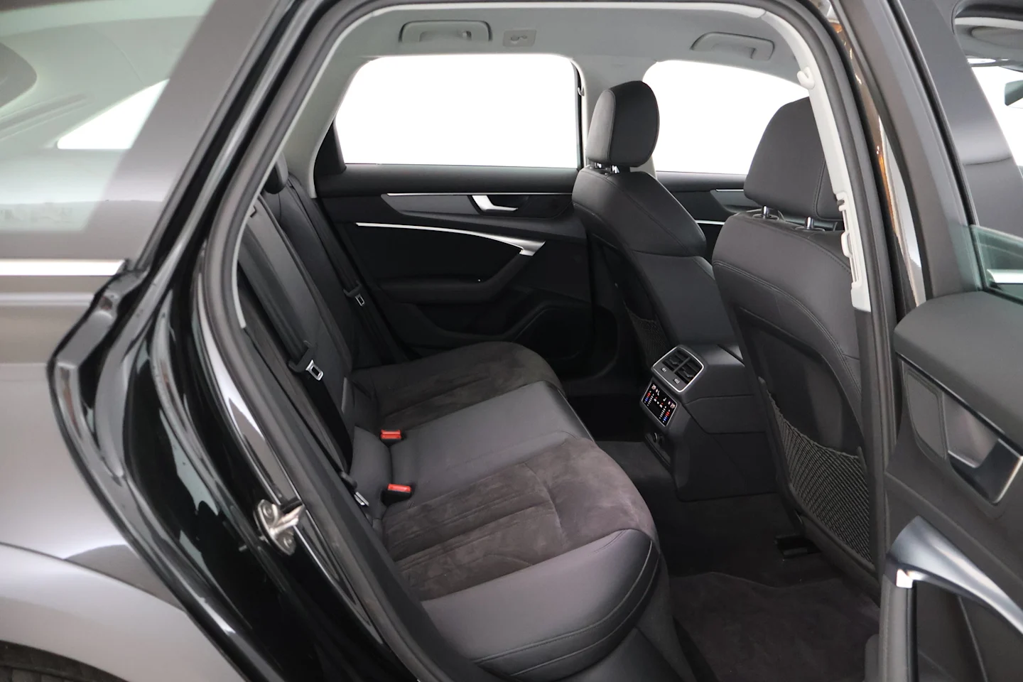 Car Image - 4uBn41JUZuhwcipXenCCeL