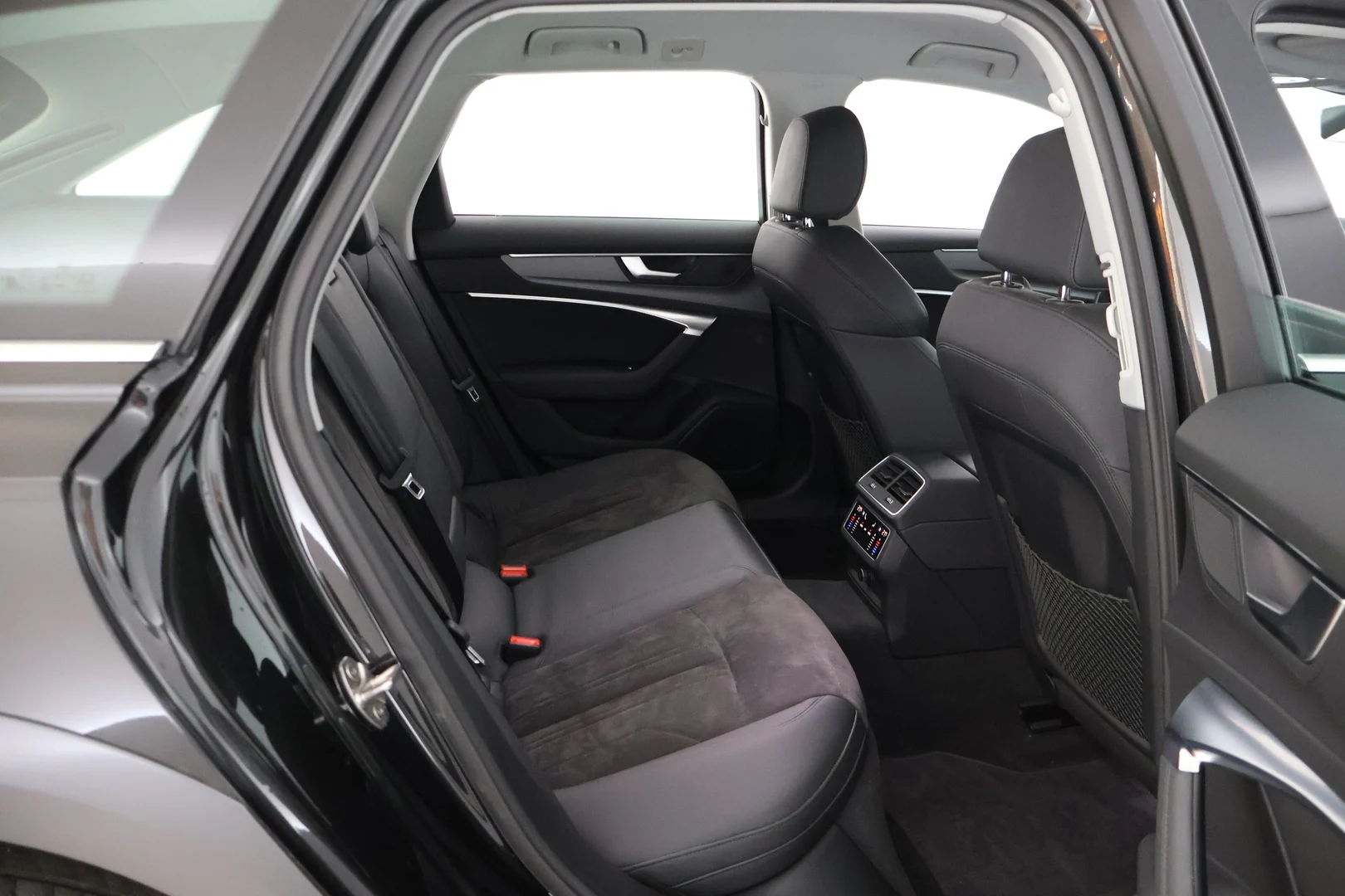 Car Image - 4uBn41JUZuhwcipXenCCeL