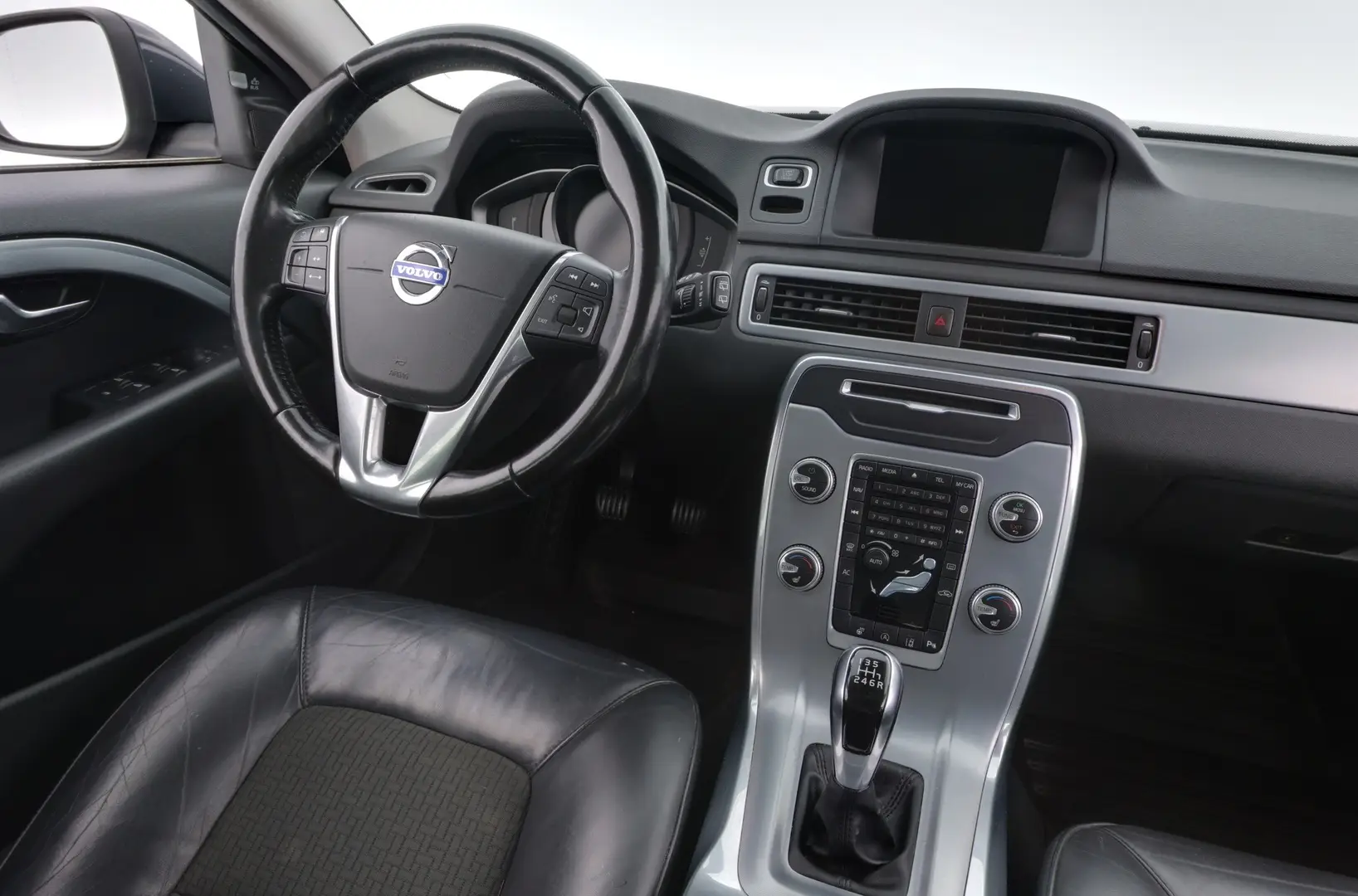 Car Image - 2lHI4omqru2UdJCivRdMUN