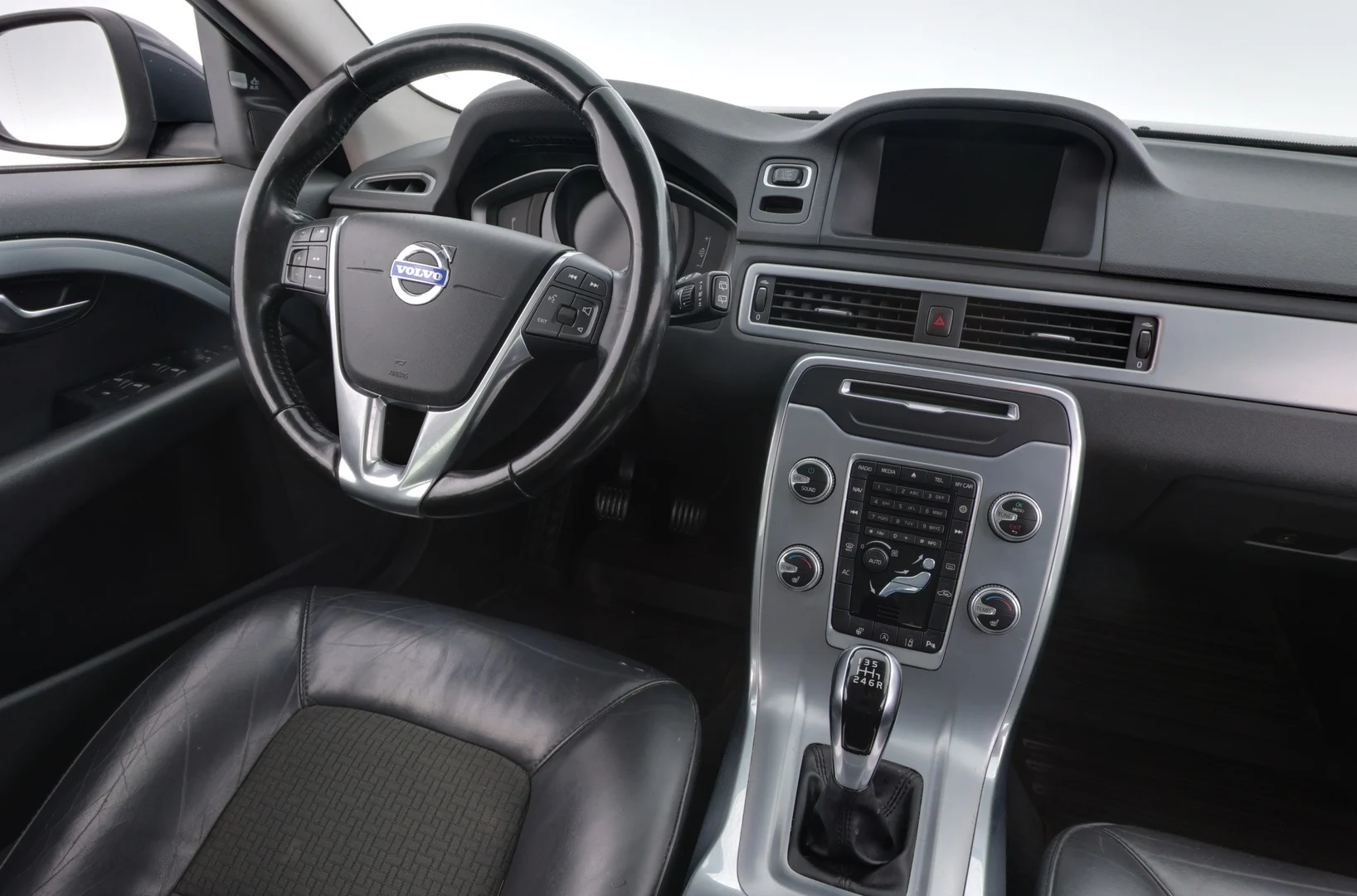 Car Image - 2lHI4omqru2UdJCivRdMUN