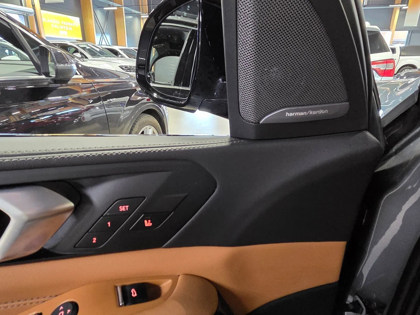 Car Image - 5BIB8l7JJWGrlnGveUqabe