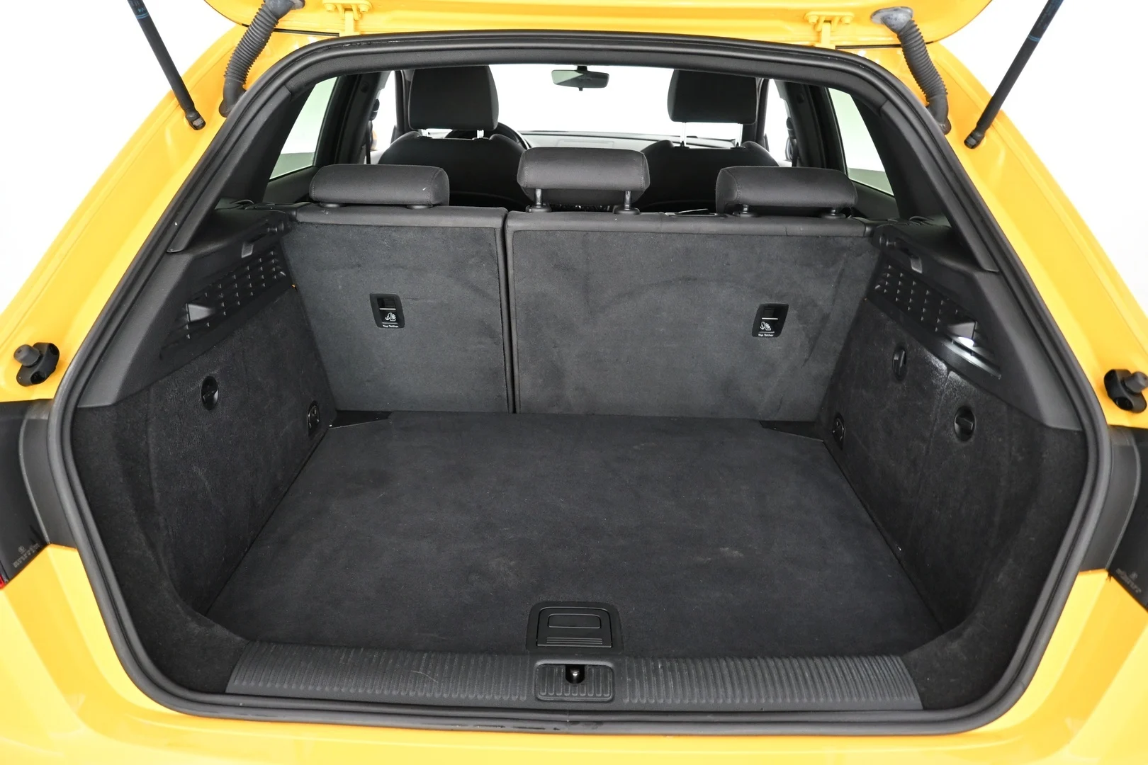 Car Image - UgwMkp91d8NHp1SpTRZaj