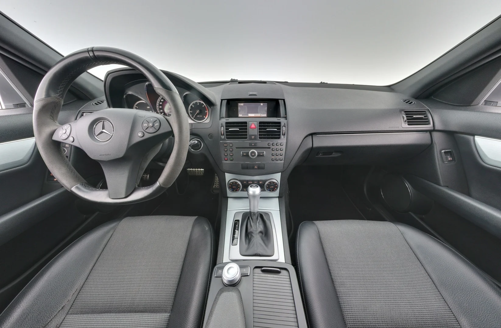 Car Image - 2dNKT6ZWrriOZL4MYTsJ6O