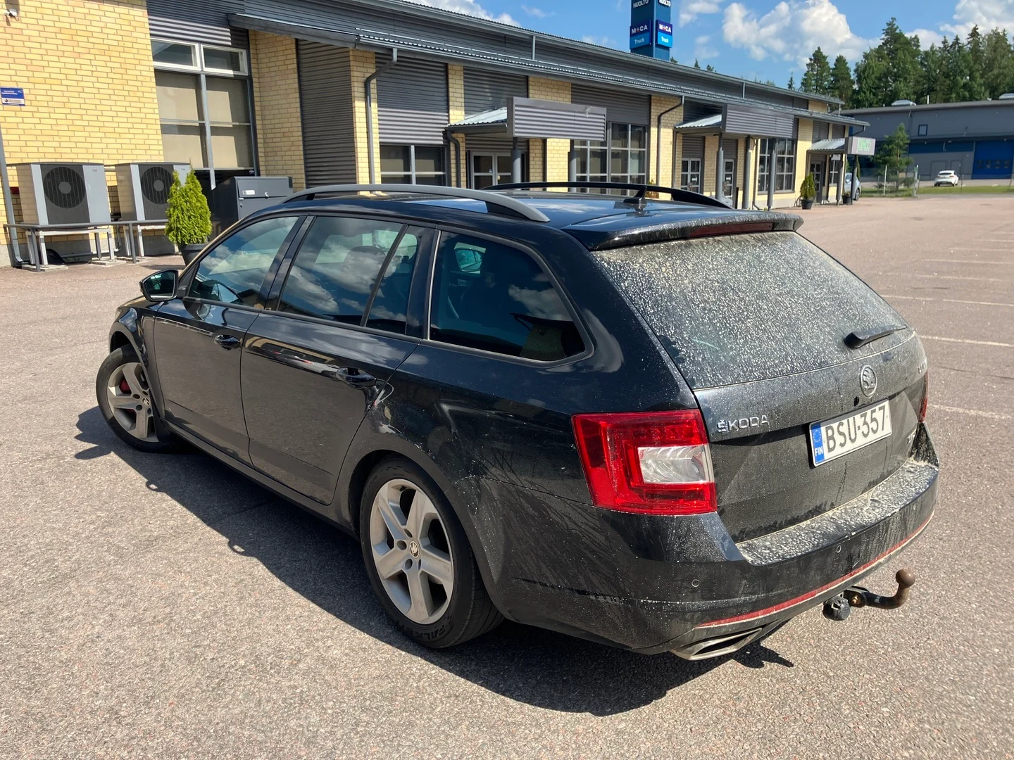 Car Image - 93xLnpj5ccSWgJLEtvuLf