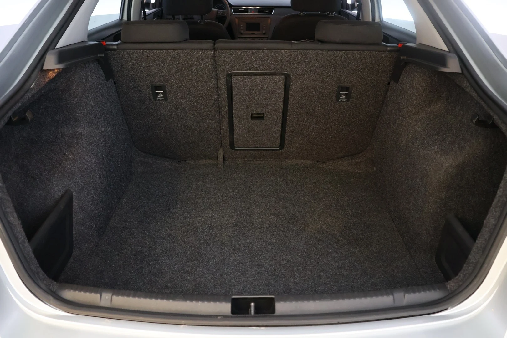 Car Image - 23QzNSvu9XClEstw4erd3U