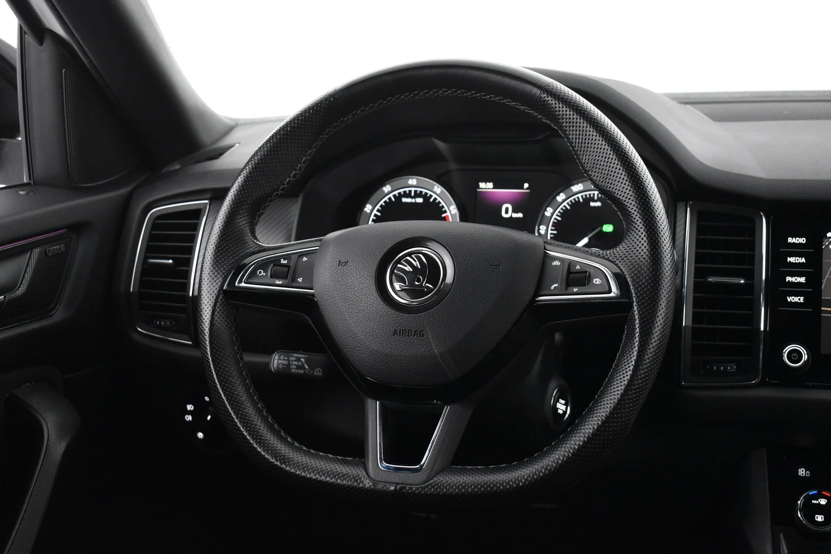 Car Image - 5uXrOZYVpd13KqYpa4RKUO