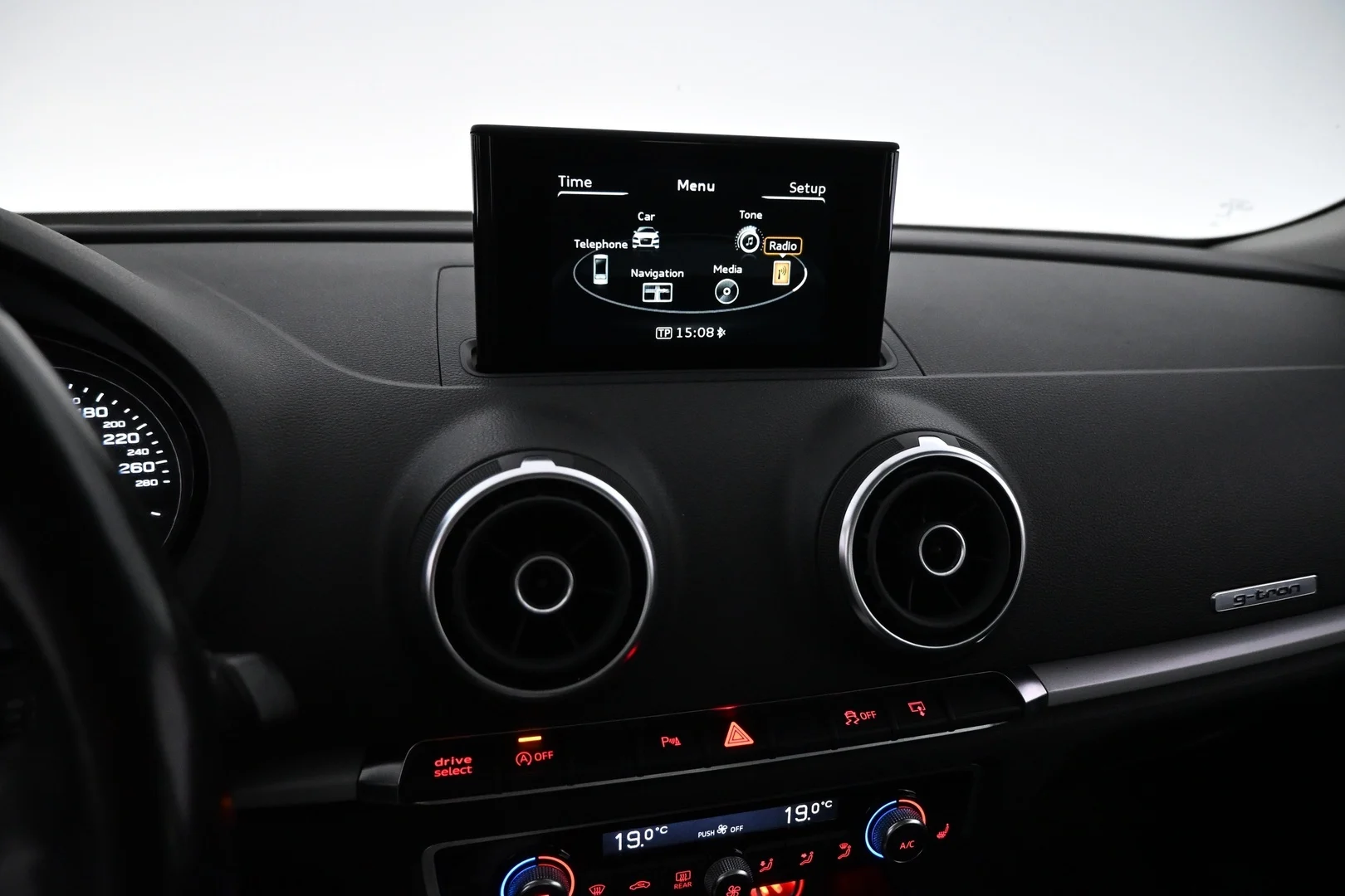 Car Image - 2qXf6kFNL5MZsO0z3wZsRi