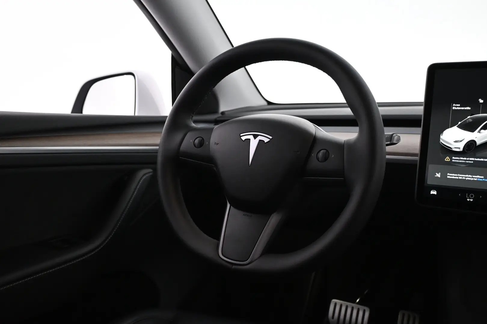 Car Image - sHXPdLYuaYltCO2jiETIz