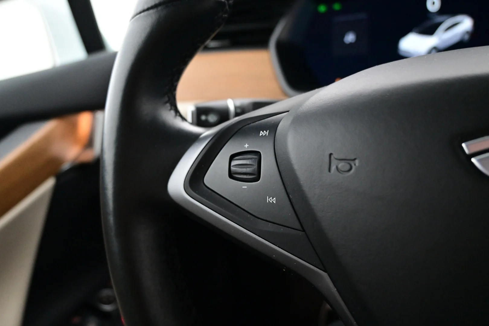 Car Image - 2UaRMcQOjZkhXBZilbaVgb