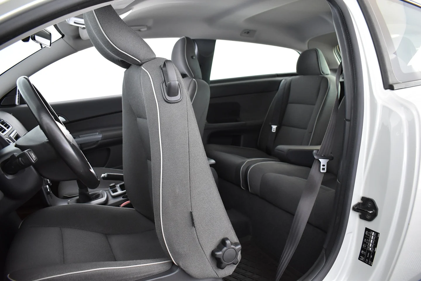 Car Image - cjaL5d8EdaRo0SfDm6rrr