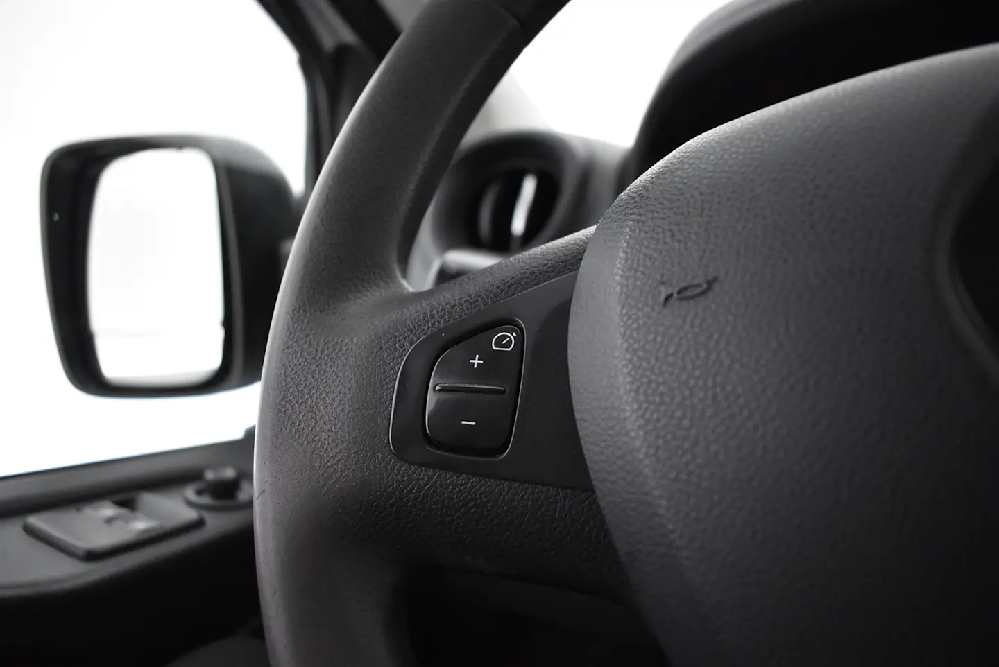 Car Image - 603JIAFirQkOfjX2TMw6bs