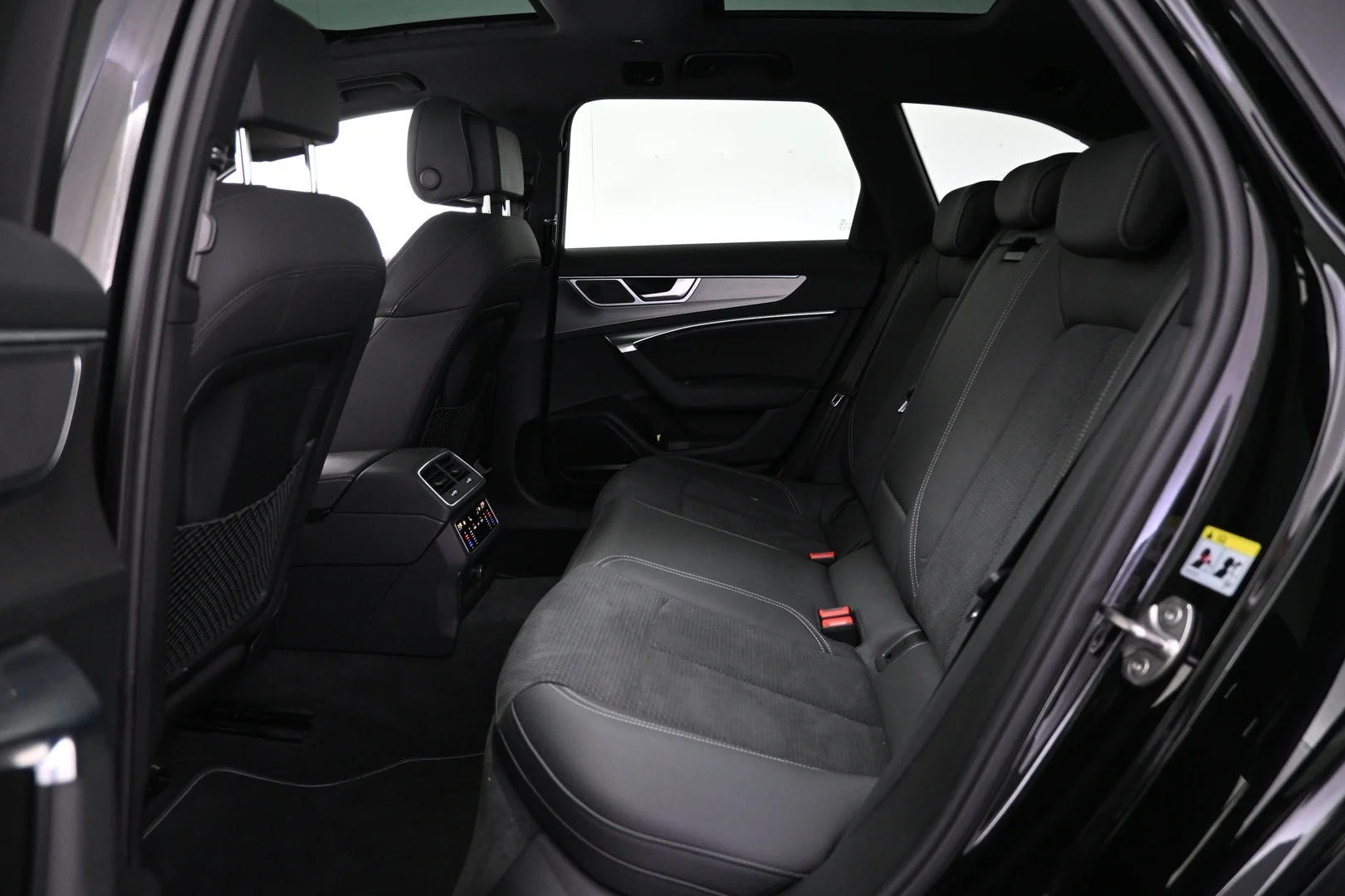 Car Image - 7DGOhM9apQeuMotoH8tM0V