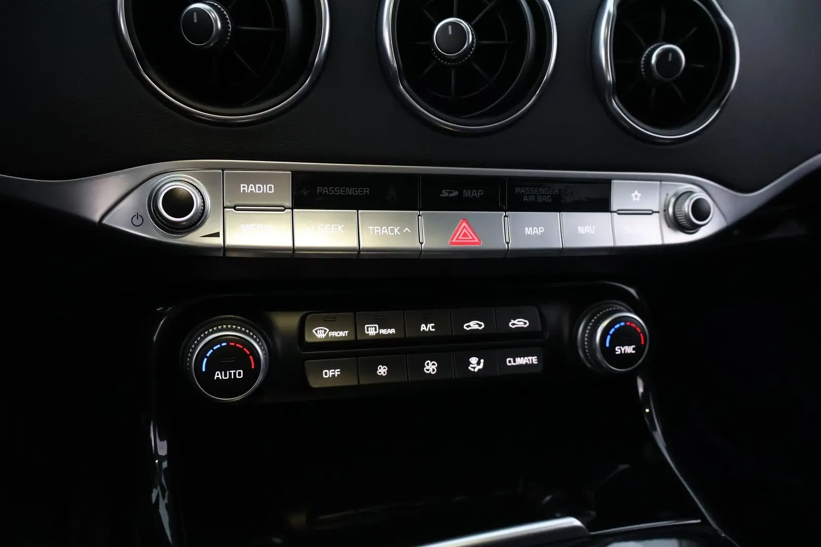 Car Image - 3Nnq1lwnS3l5zAJZ5hVF5v