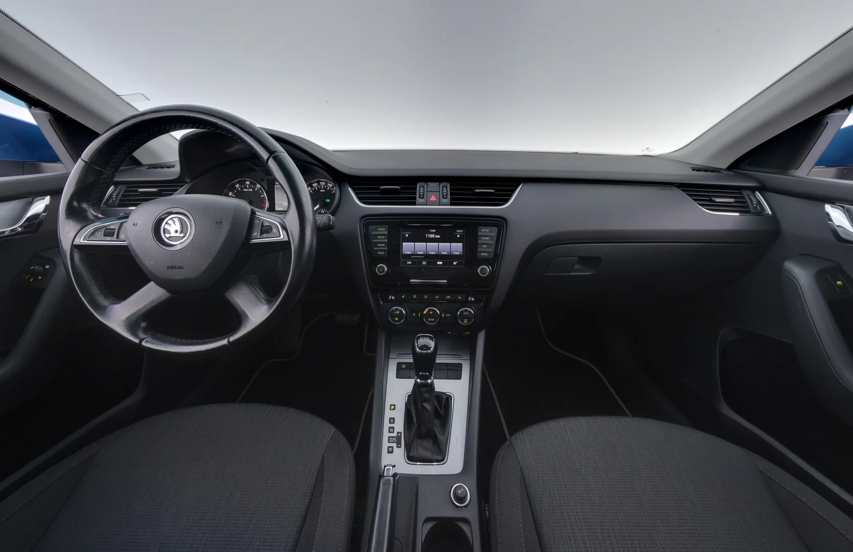 Car Image - 1KuFQjbEEaepXoIhdK35Oo