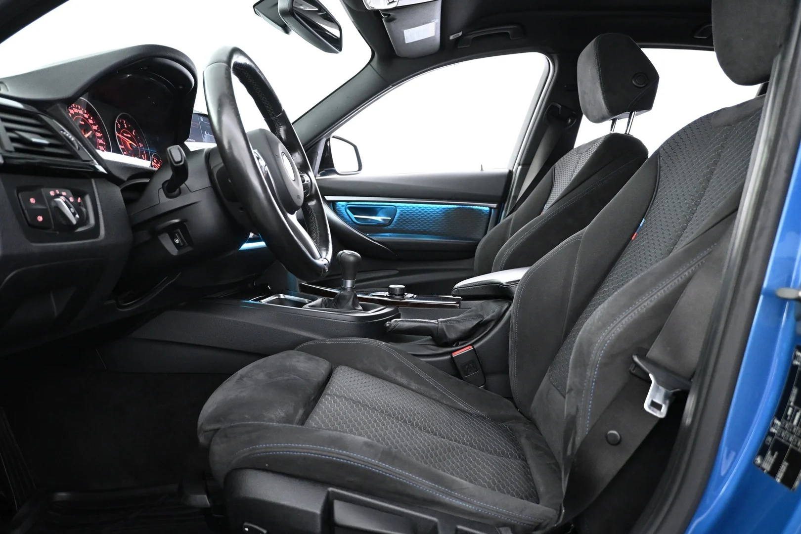 Car Image - 5HppEjRyeYxynhIPctQoCA