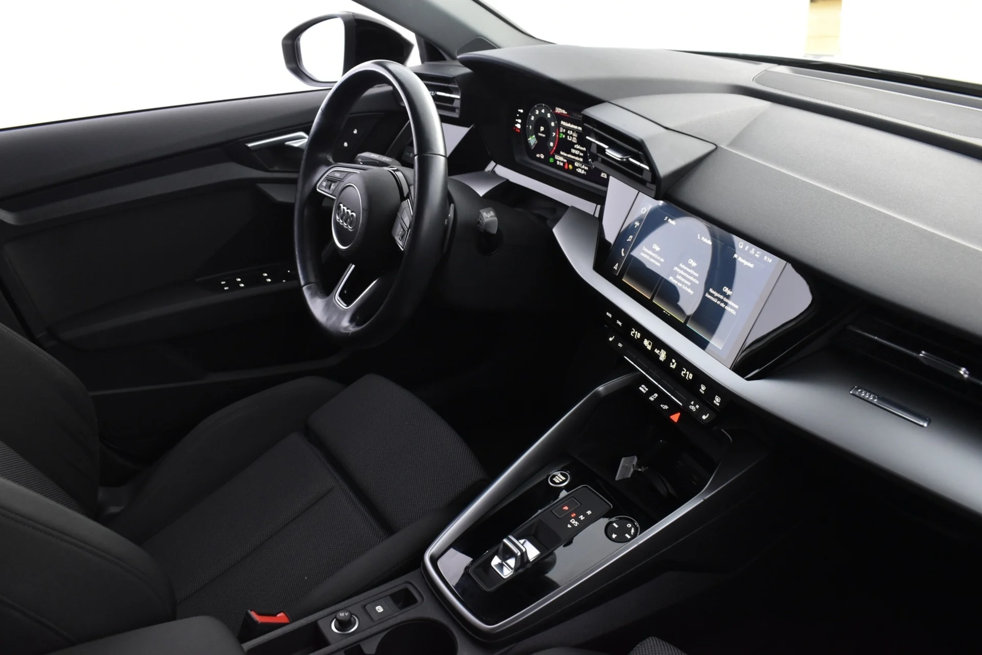 Car Image - 2f2zOgoGuGCfpjHdgXlS4b