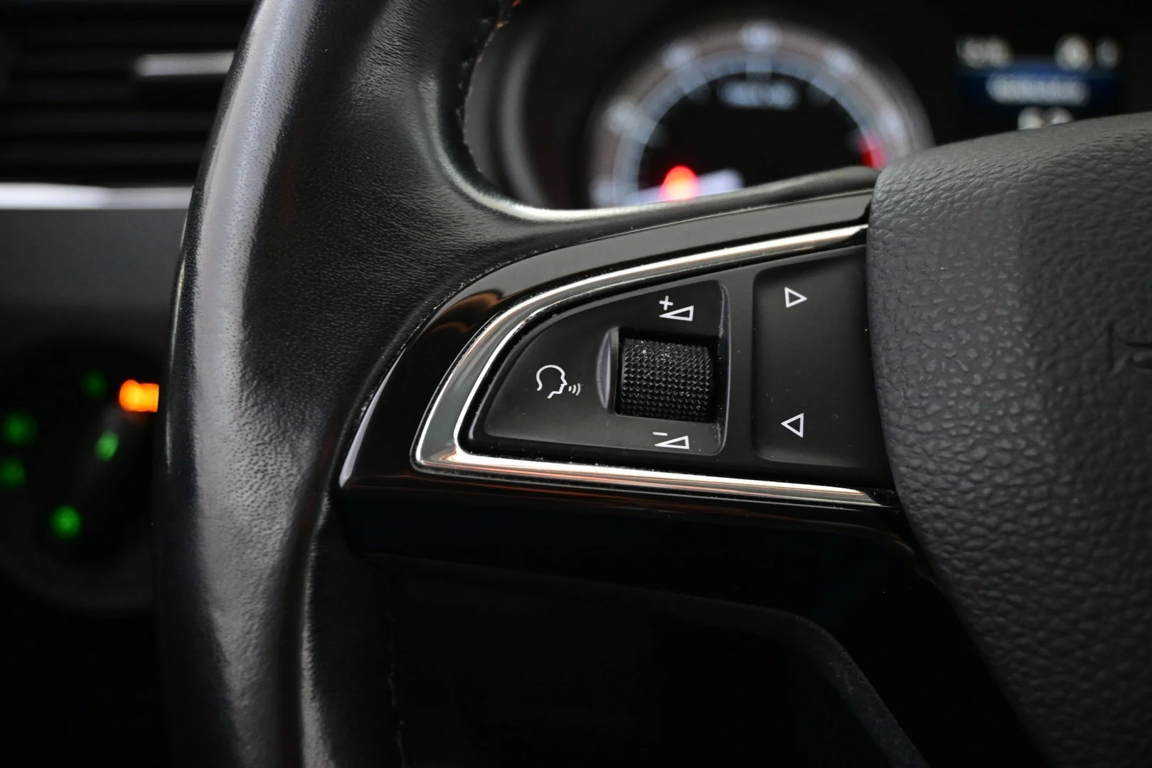 Car Image - 3yPSmzJ0MNZOJQJSgsldfD