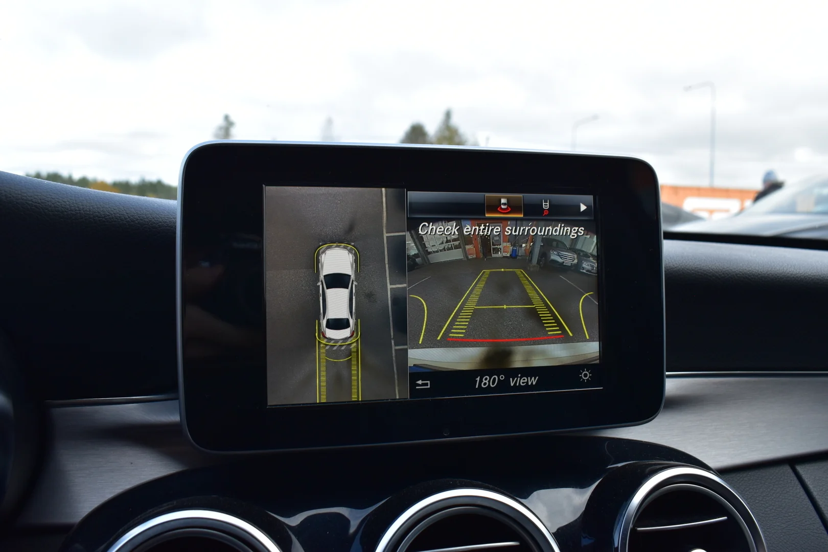 Car Image - Q0NeV2M5OpFjgCm2xFQch